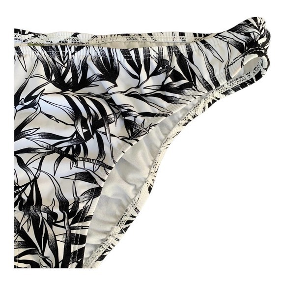 Next NWT‎ Black and White Floral bikini Bottom Sz XL - Picture 2 of 4